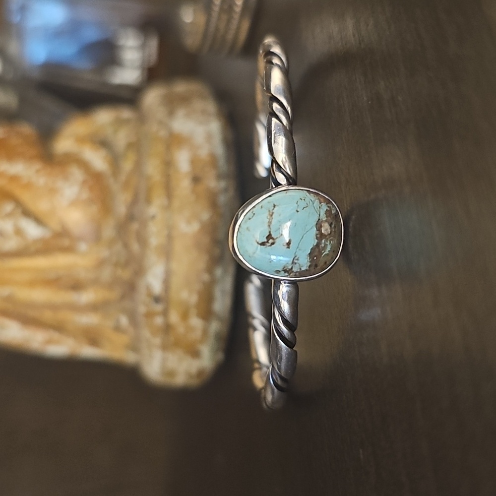 Beautiful Sterling Silver Bracelet w/ Turquoise